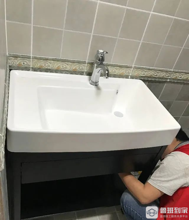 35岁的鲁班到家安装师傅与自己的焦虑和解了