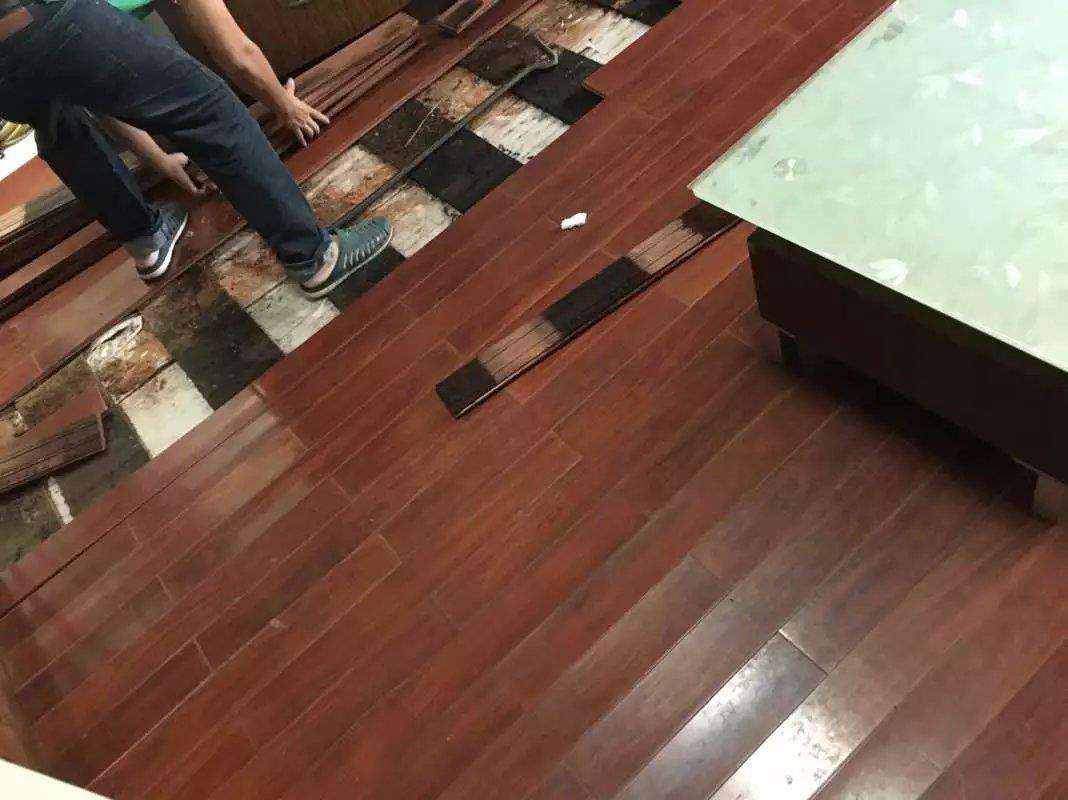 地板维修