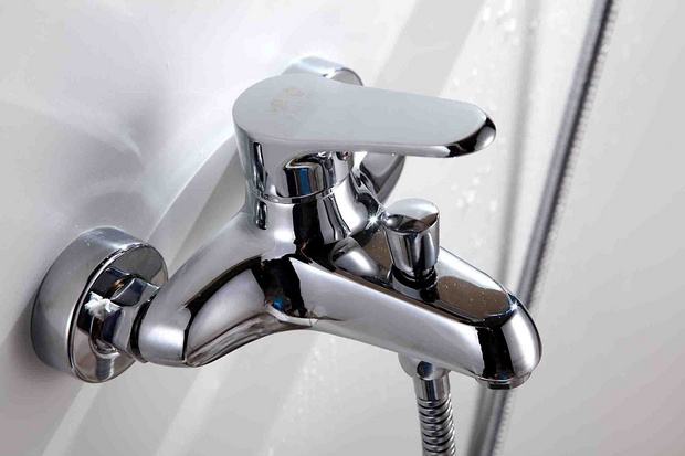 淋浴龙头漏水维修