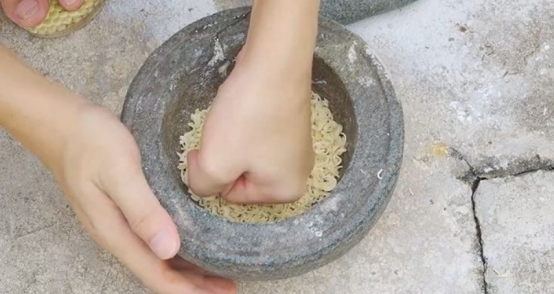 泡面修家具