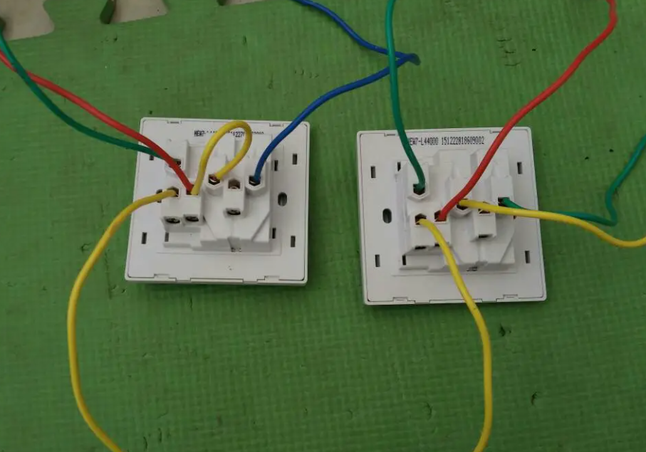 五孔插座怎么接