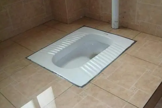 蹲便器安装尺寸